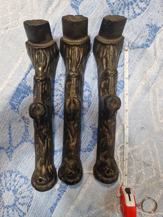 Stare żeliwne nóżki 3 sztuki