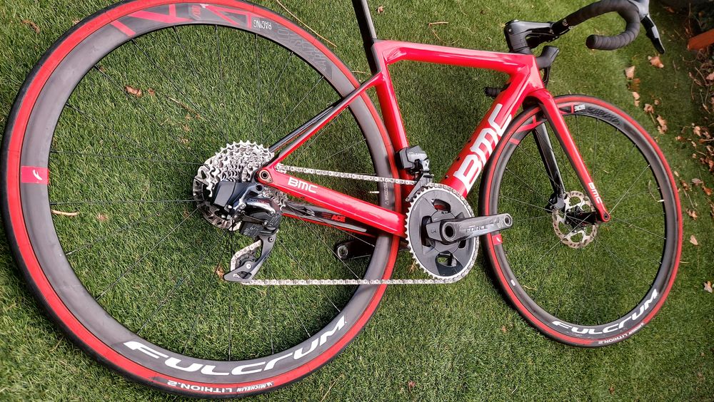 BMC Teammachine SLR01 — SRAM Force eTap AXS t51