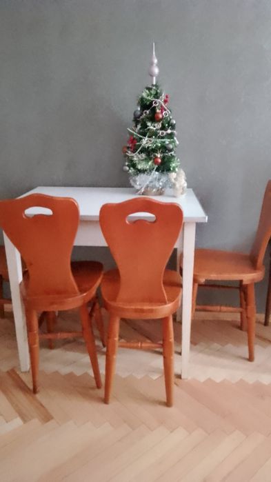 Стільці дерев'яні  кухонні в комплекті  '4 шт