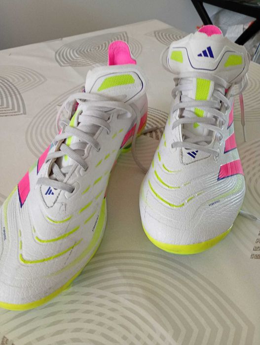 Chuteiras Adidas  Predator tam 44,  usadas apenas uma vez