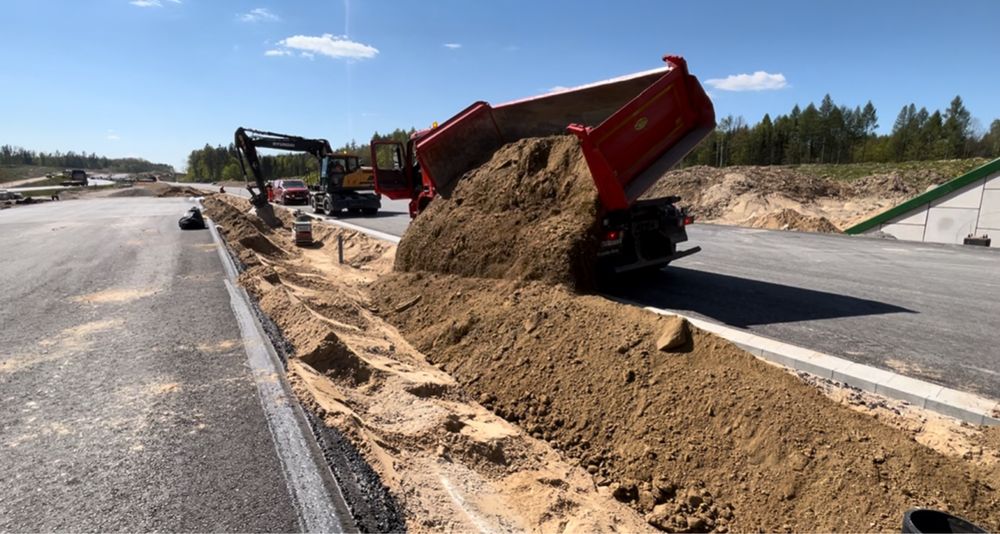 Uslugi ziemne , przepusty, transport piachu , gruzu , wyburzenia .
