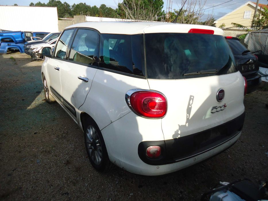 Fiat 500L MPW Lounge 1.3 JTDM 95cv (330A1000) de 2014 só ás peças