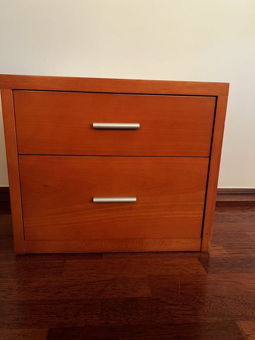 Mesa cabeceira usado