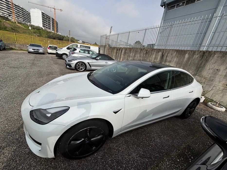 TESLA MODEL 3 - Aluguel TVDE LISBOA (UBER/BOLT) Black - 24h (ELÉTRICO)