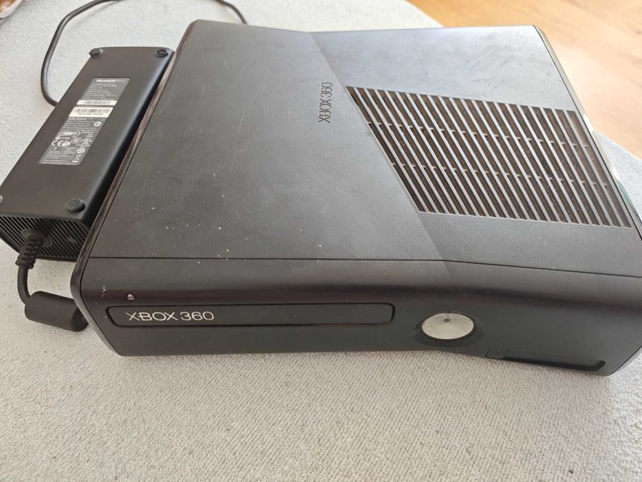 Xbox 360 E 1439 | Sprawna | Pad opcjonalnie