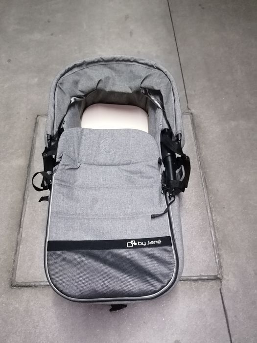 Carrinho de passeio Jane Trio Ovo e alcofa