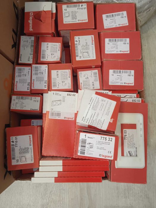 Продам фурнитуру Legrand