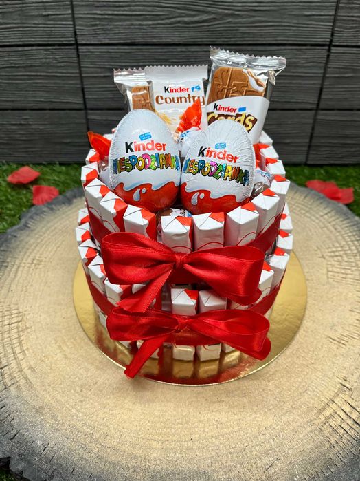Tort Kinder Prezent na Walentynki Słodycze Kinder Zestaw Box