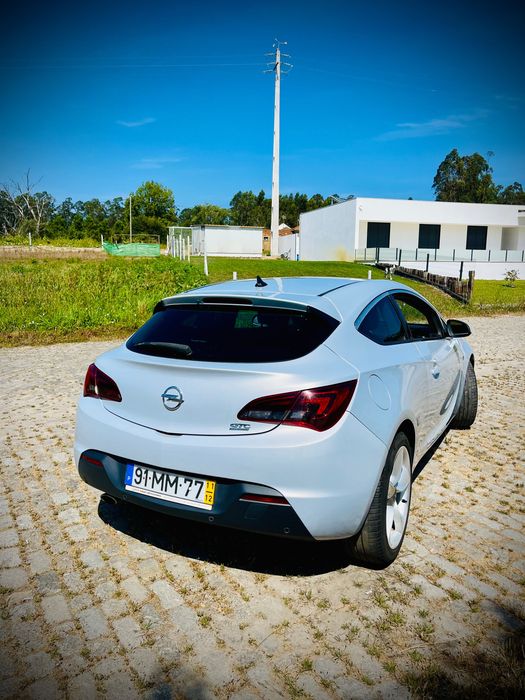 Veículo automóvel Opel Astra GTC 2.0 CDTI 165cv para venda