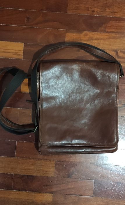 Mala de Pele | Katana Paris | Tira-cola mochila cor escura Dark Leathe