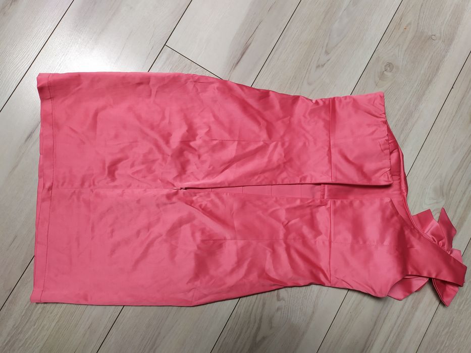 Sukienka na jedno ramię