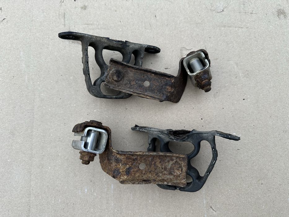 BMW E38 wieszaki mocowania tłumika końcowego gumy