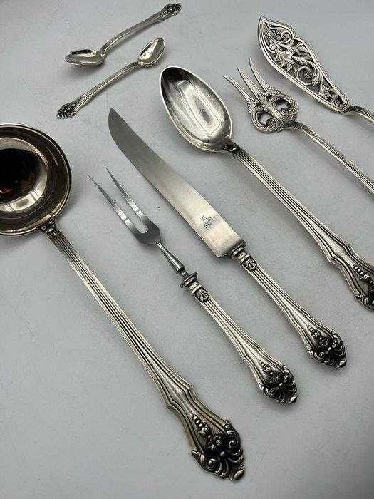 Faqueiro Completo de 12 Pessoas em Prata Portuguesa Antiga