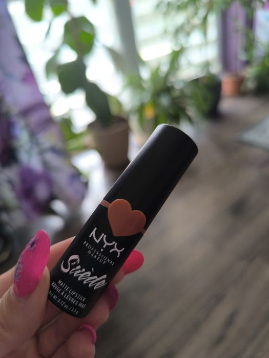 Nyx professional makeup Suede Matte lipstick 08 peach dont kill my