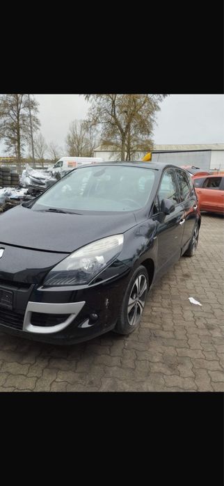 Renault Scenic 3 TEGNE бампер передній