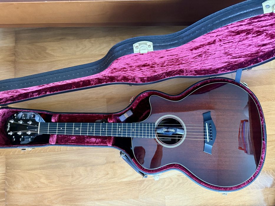 Taylor 524CE Mahogany Grand Auditorium