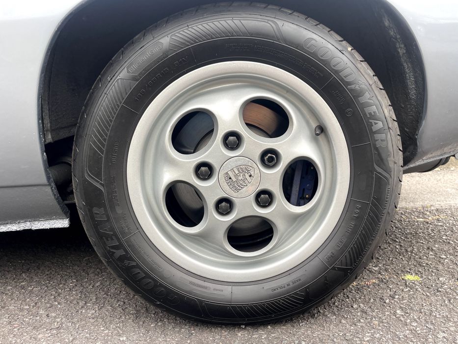 Porsche 924 S Classica