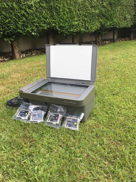 Impressora Compacta com Tinteiros Novos Incluídos