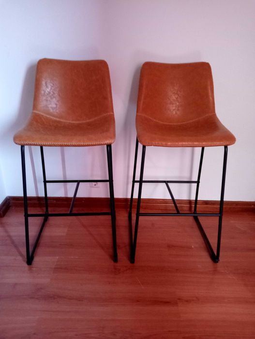 Cadeiras de balcão.