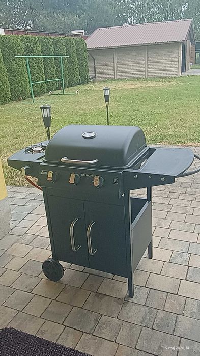 Grill ogrodowy gazowy
