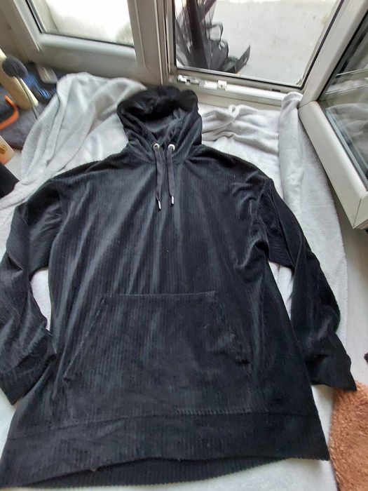 Bluza czarna oversize z kapturem 38-40