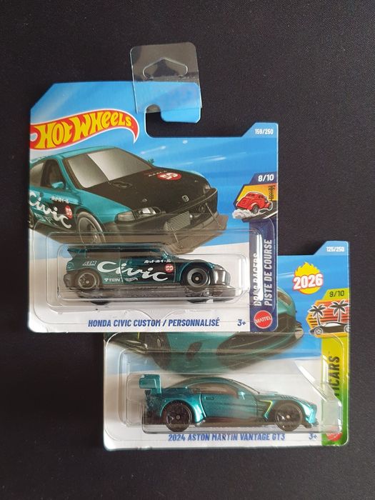 Hot Wheels Aston Martin / Honda Civic