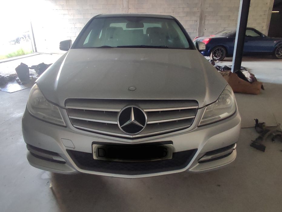 Mercedes Frente completa W205