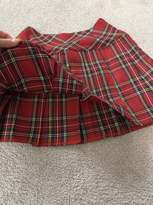 Spodniczka czerwona w kratkę, plisowana