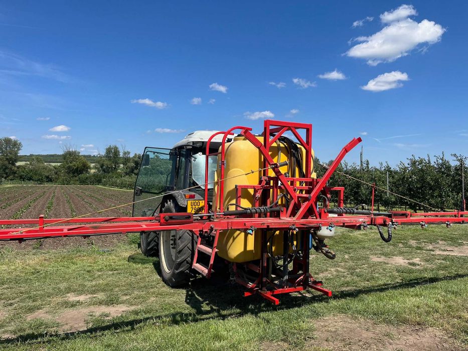 opryskiwacz zawieszany JARMET 1000l,