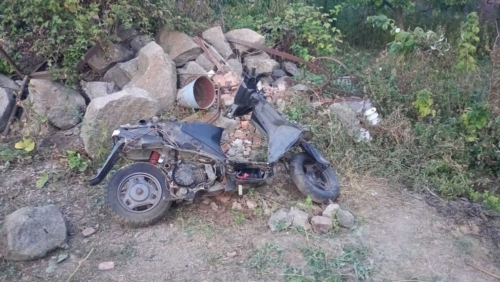 Продам мопед на запчастини