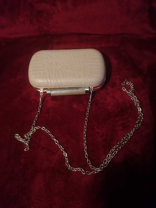 Clutch creme_Parfois_Nunca usada