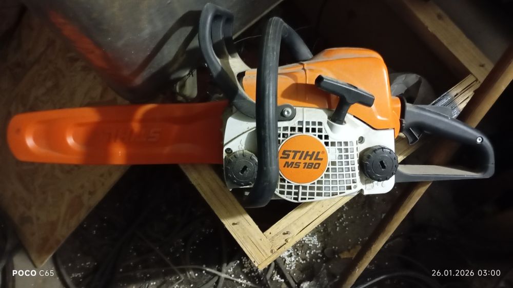 бензопила STIHL MS 180.