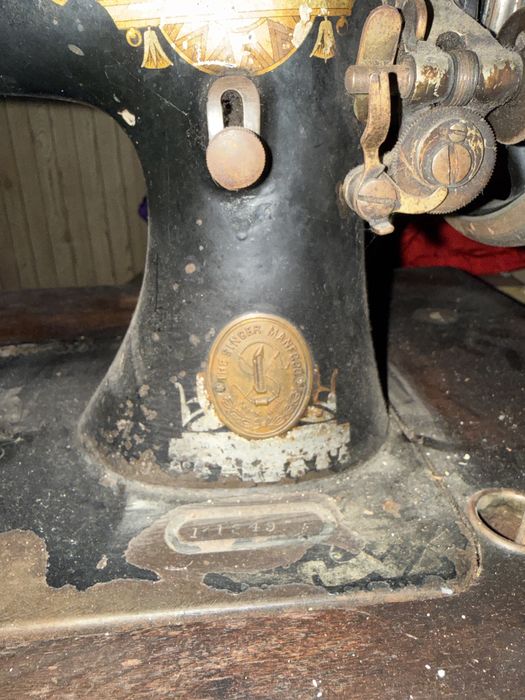 Maszyna do szycia Singer-Antyk ok.1897r.- komplet ze stolem