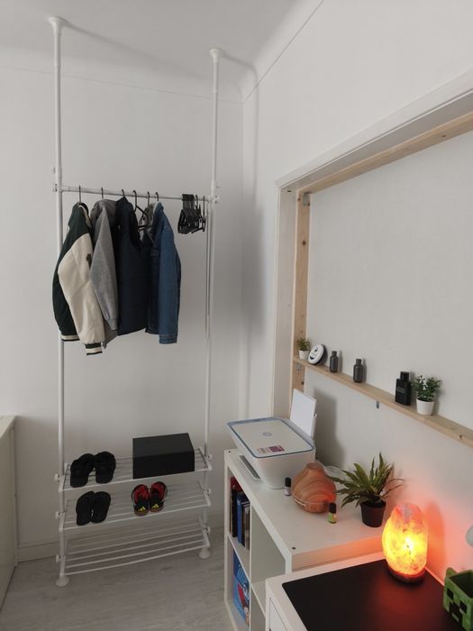 Guarda roupa telescópico novo ler anúncio