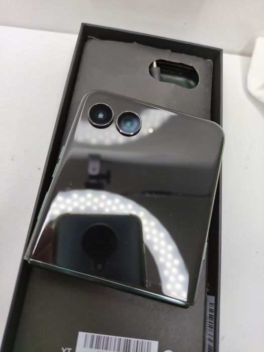 Telefon Motorola Razr 60 ultra 512/16GB