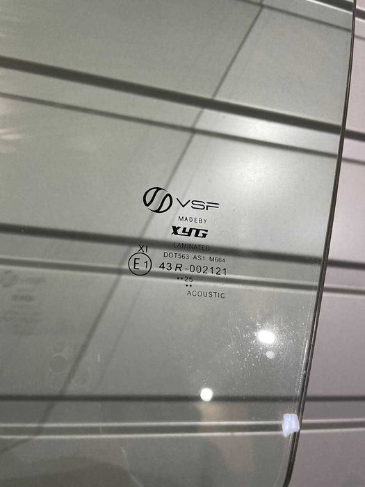 скло переднє ліве тесла Y tesla model Y