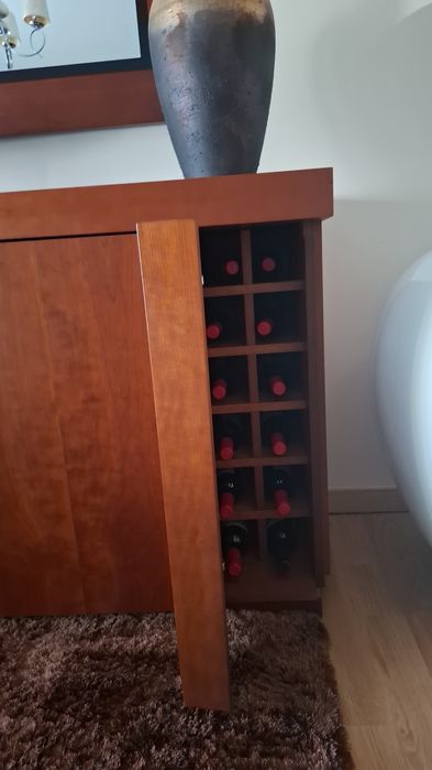 Aparador de sala cerejeira