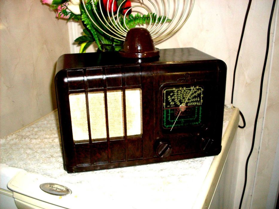 Stare lampowe radio Pionier z 1948 roku-piękne, sprawne.