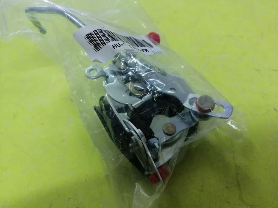 Fechadura da porta direita Toyota Hilux LN56