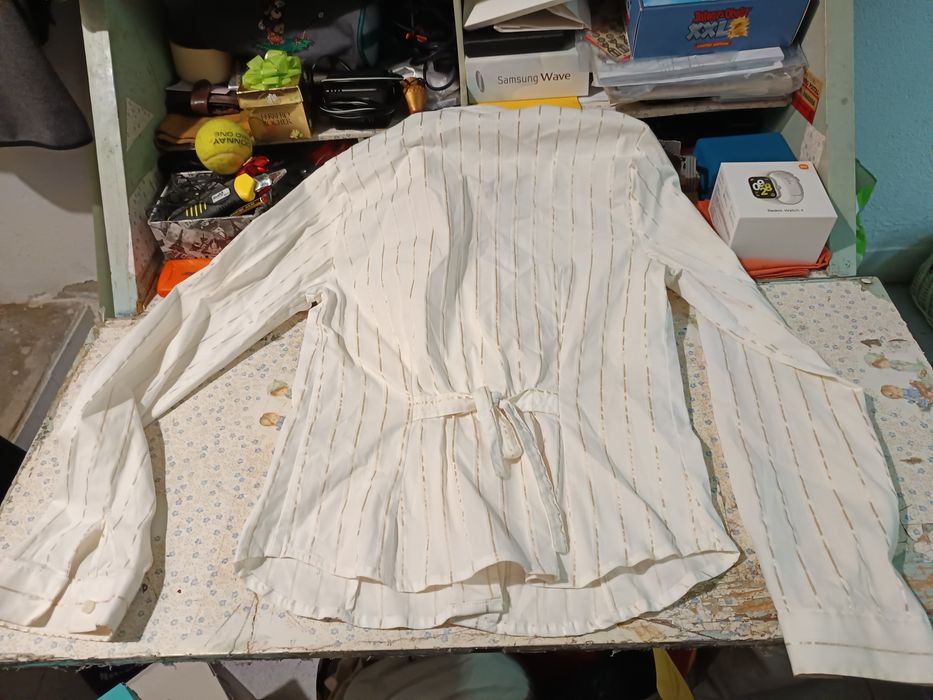 Vendo a camisola branca para mulher bom estado