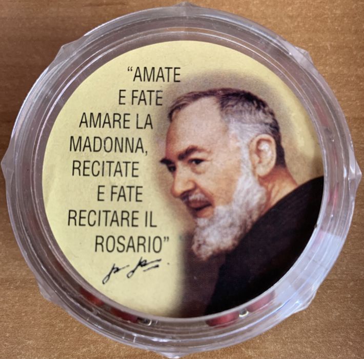Poświęcony różaniec z  o. Pio z Matką Boską prosto z Rzymu