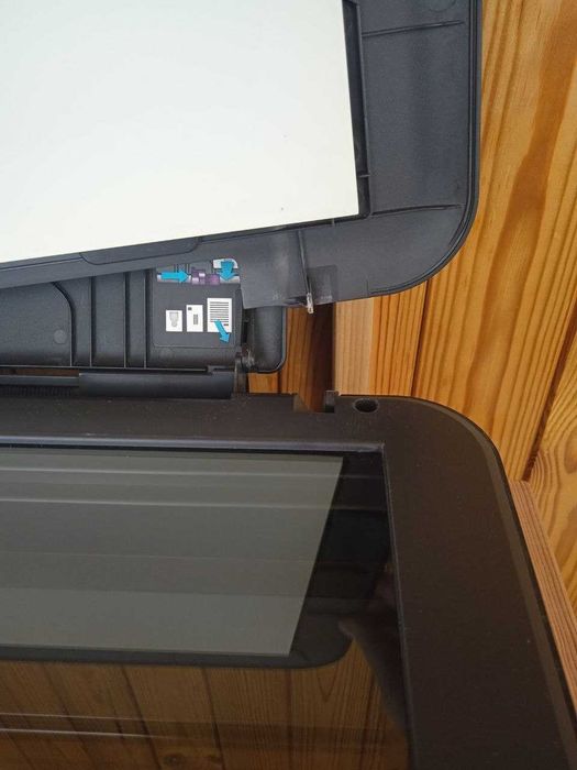 МФУ HP Deskjet 2050 (J510a) на запчастини / під ремонт + комплект