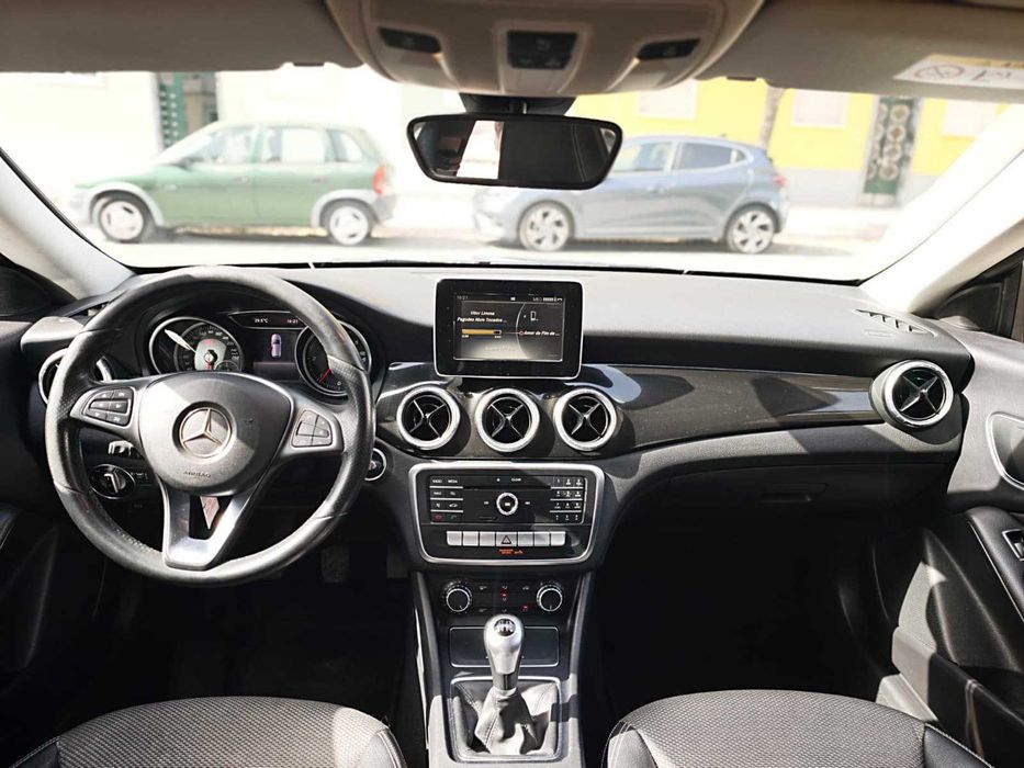 Mercedes-Benz CLA 180d Shooting Brake
