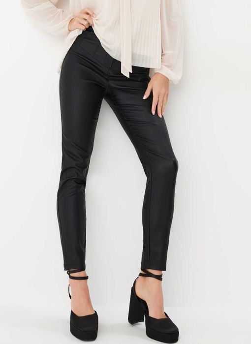 Spodnie woskowane. R.40, Mohito