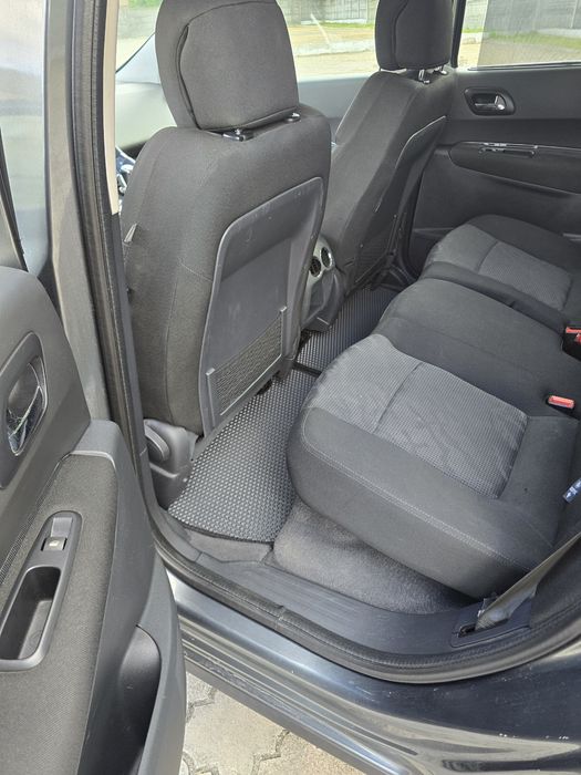 Peugeot 3008 1,6 hdi робот 2011р.