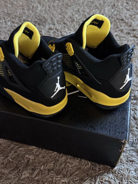 Jordan 4 Yellow Thunder