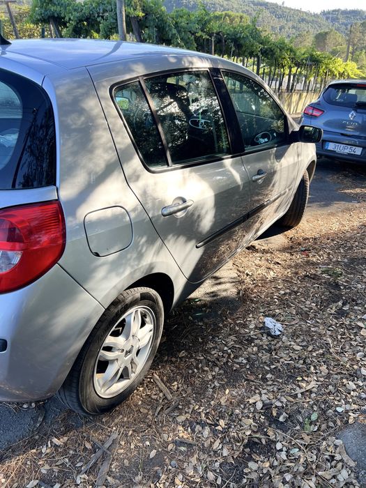 Clio 2007 1200 em otimo estado