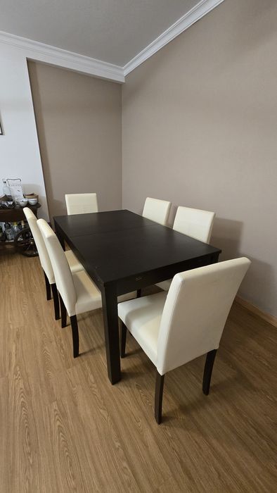 Conjunto de mesa extensivel  e cadeiras  IKEA