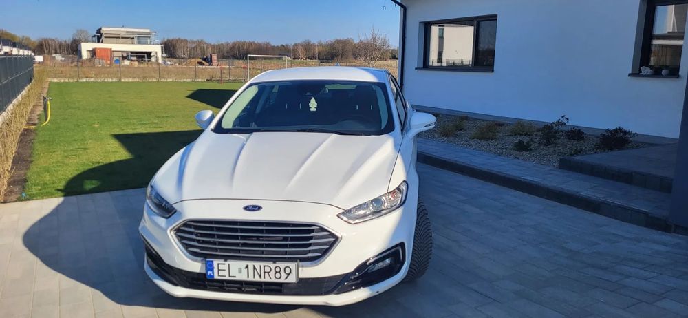 Ford Mondeo Mondeo po delikatnej parkingowej przecierce