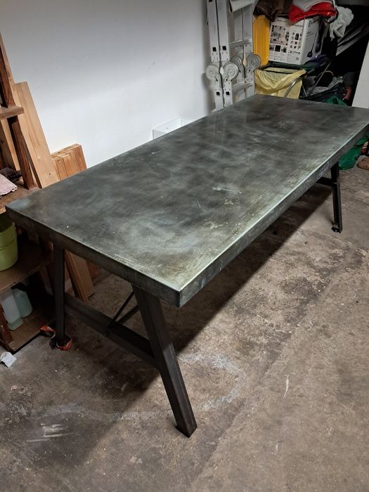 Stół stalowy ,ciężki i solidny